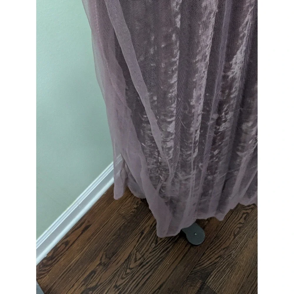 Pink velvet skirt with mesh overlay‎ size medium